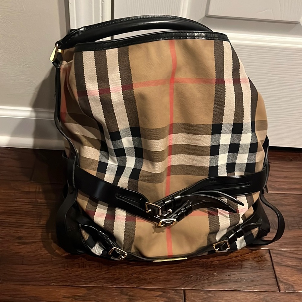 Burberry House Check Bridle Calfskin Gosford Hobo Black